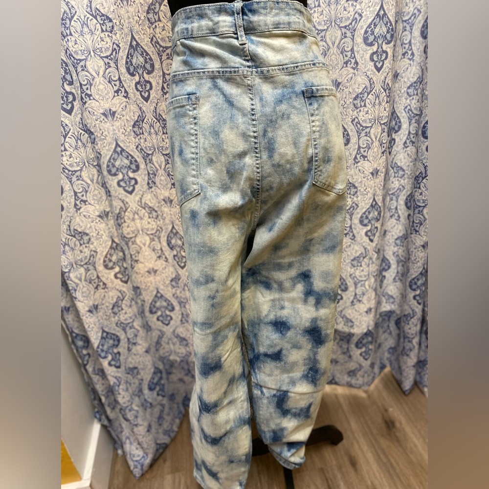 LOGO Jeans - Picture 3 of 4